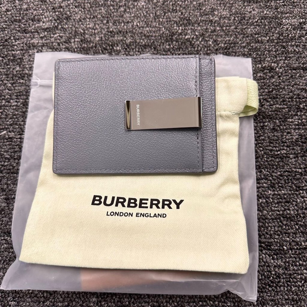 New Burberry Chase Storm Gray Grained Leather Logo Clip Card Holder Case Wallet